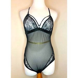 FREDERICKs of Hollywood Lingerie (S)